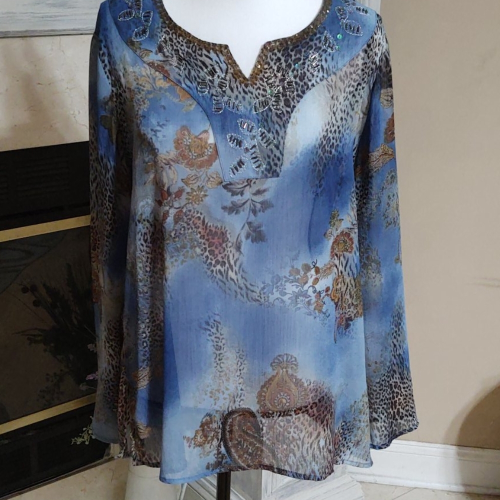 🛍️Sheer boho style top
